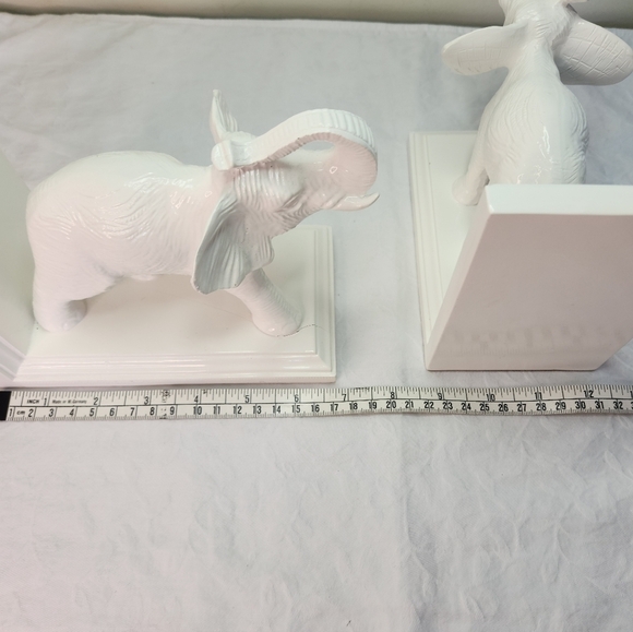 Torre & Tagus white elephant bookends - Picture 10 of 14